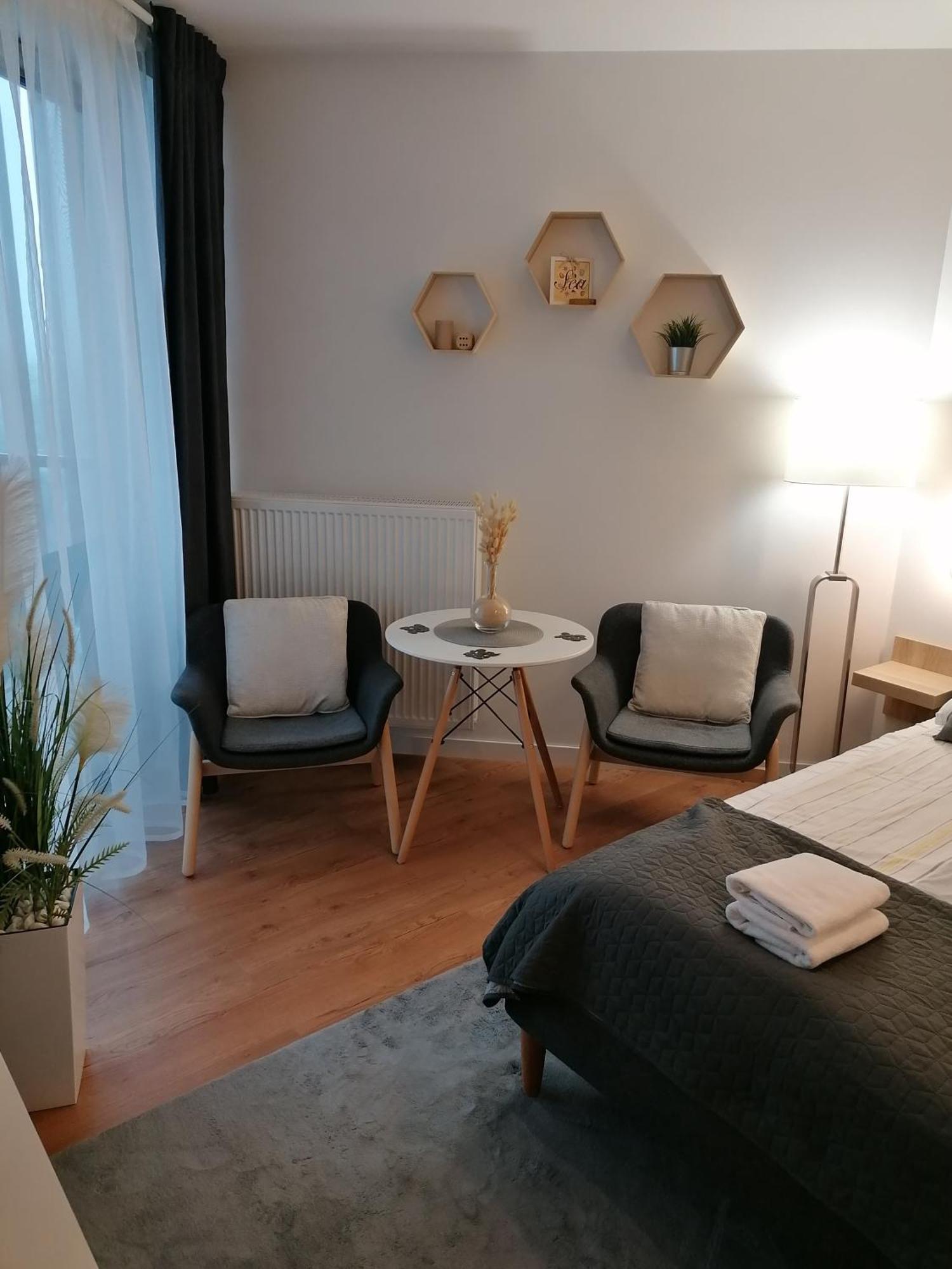 Pinea Apartament Z Widokiem Na Morze Z Basenem I Spa Przy Plazy ポビエロボ エクステリア 写真