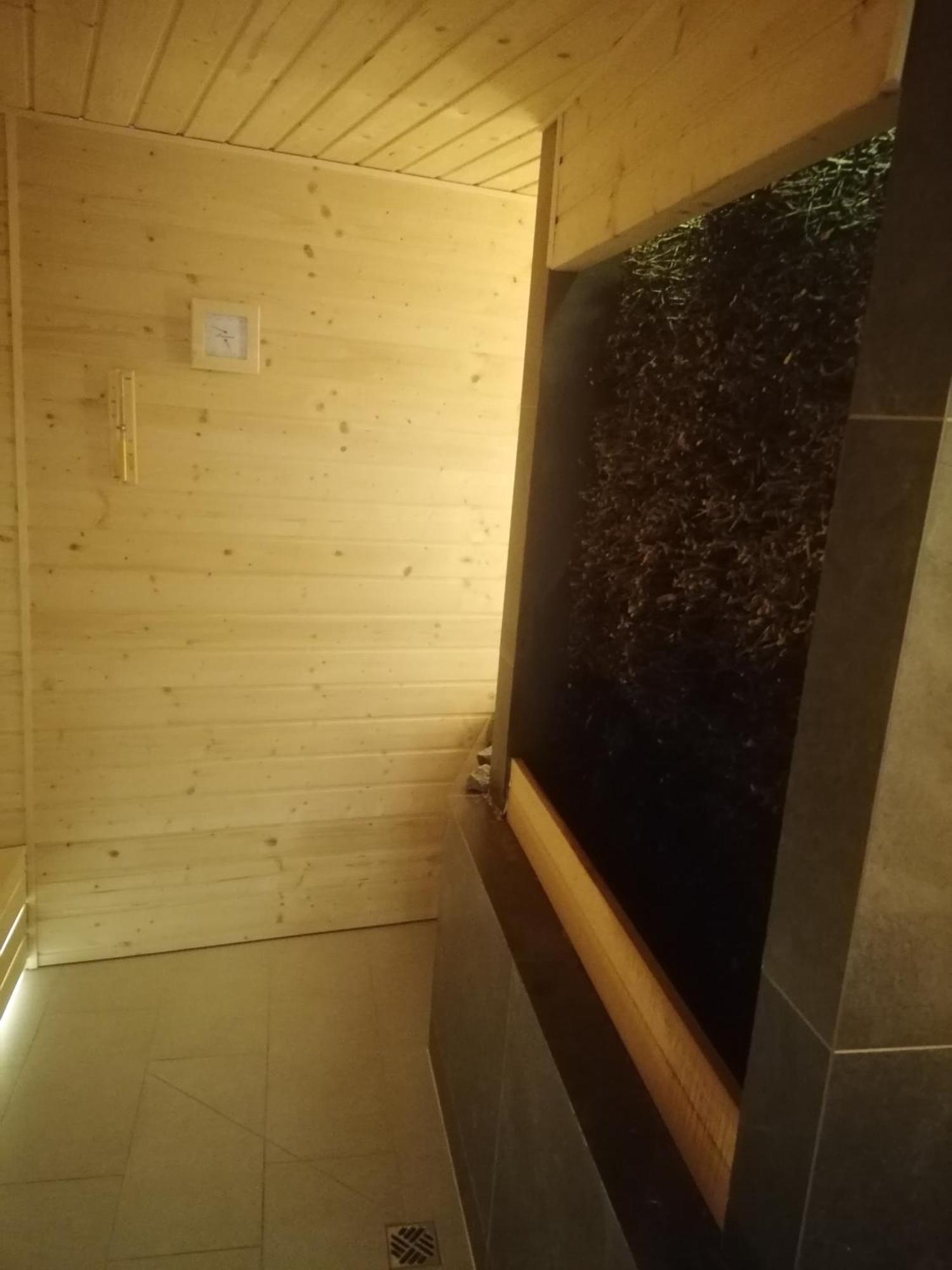 Pinea Apartament Z Widokiem Na Morze Z Basenem I Spa Przy Plazy ポビエロボ エクステリア 写真